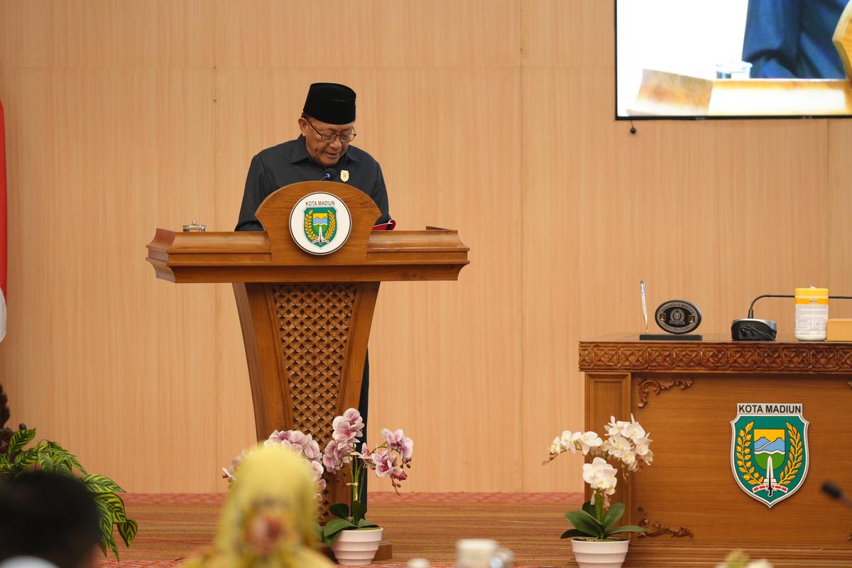 Foto 5 dari 8: Rapat Paripurna DPRD Kota Madiun, Bahas Pengambilan Keputusan Atas Raperda APBD Tahun 2025