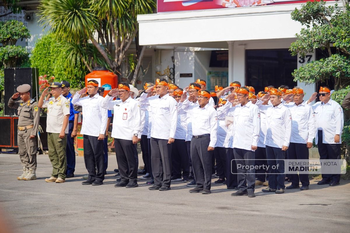 Foto 9 dari 9: Kirab Pataka Jer Basuki Mawa Beya Sampai di Kota Madiun, Langsung Diberangkat ke Daerah Selanjutnya