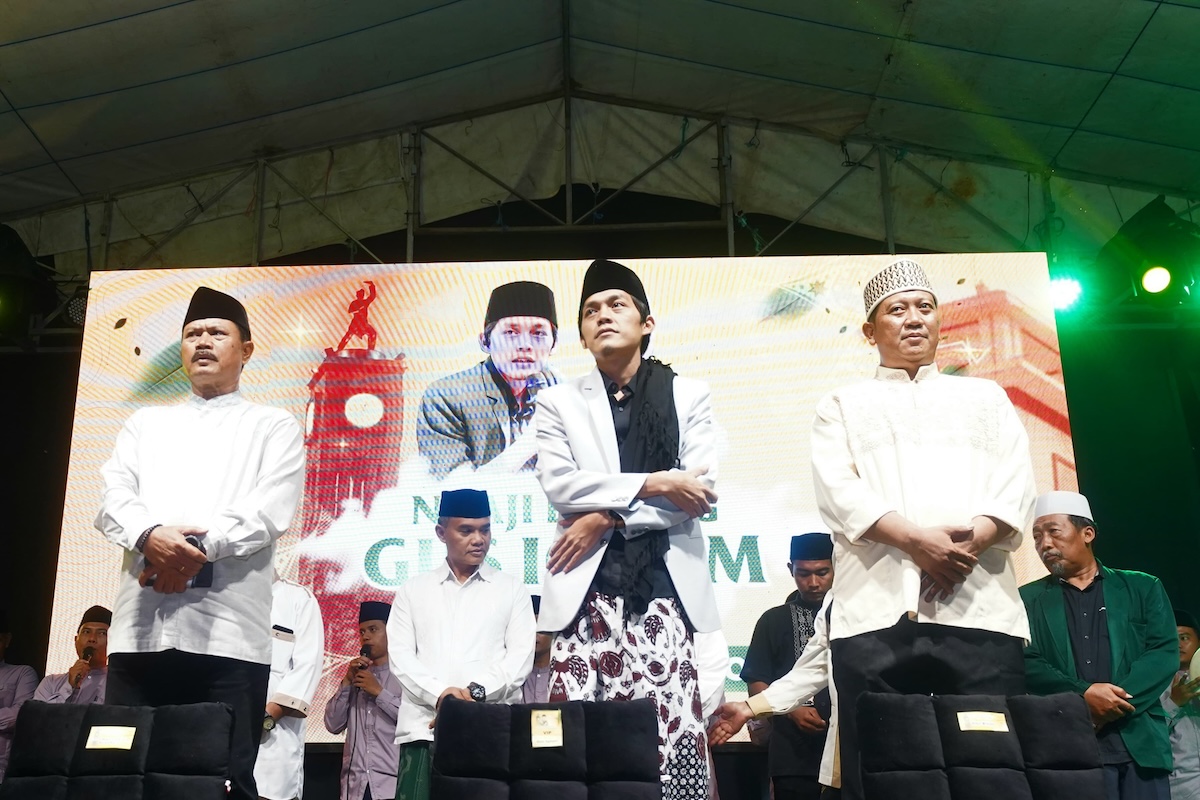 Foto 1 dari 9: Hadiri Pengajian Gus Iqdam, Wali Kota: Tausiyah Beliau Akan Membawa Penerangan Dalam Kehidupan Kita Sehari-hari
