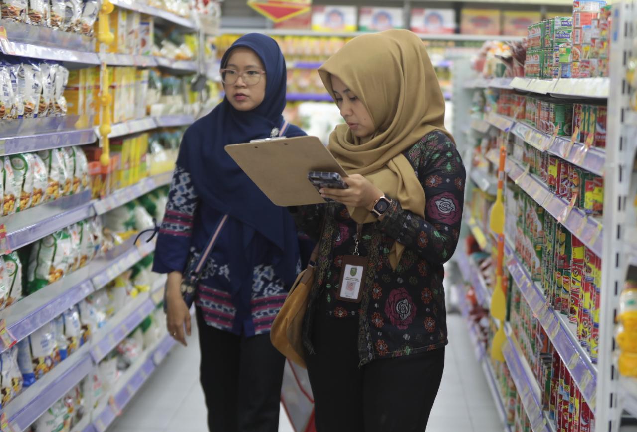 Foto 2 dari 9: Pastikan Stok Bapok Aman, Tim Gabungan Gelar Pemantauan Di Pasar Modern