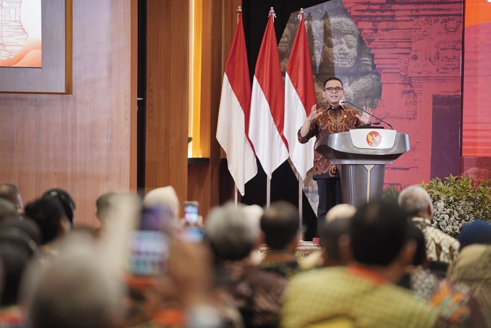Foto 1 dari 10: Ikuti Sosialisasi dan Asistensi Reformasi Birokrasi Tematik, Wali Kota: Kota Madiun Siap Laksanakan Arahan Pusat