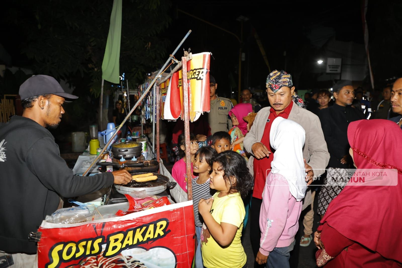 Foto 7 dari 10: Hadiri Pagelaran Wayang Kulit Di Winongo, Wali Kota Apresiasi Upaya Pelestarian Budaya