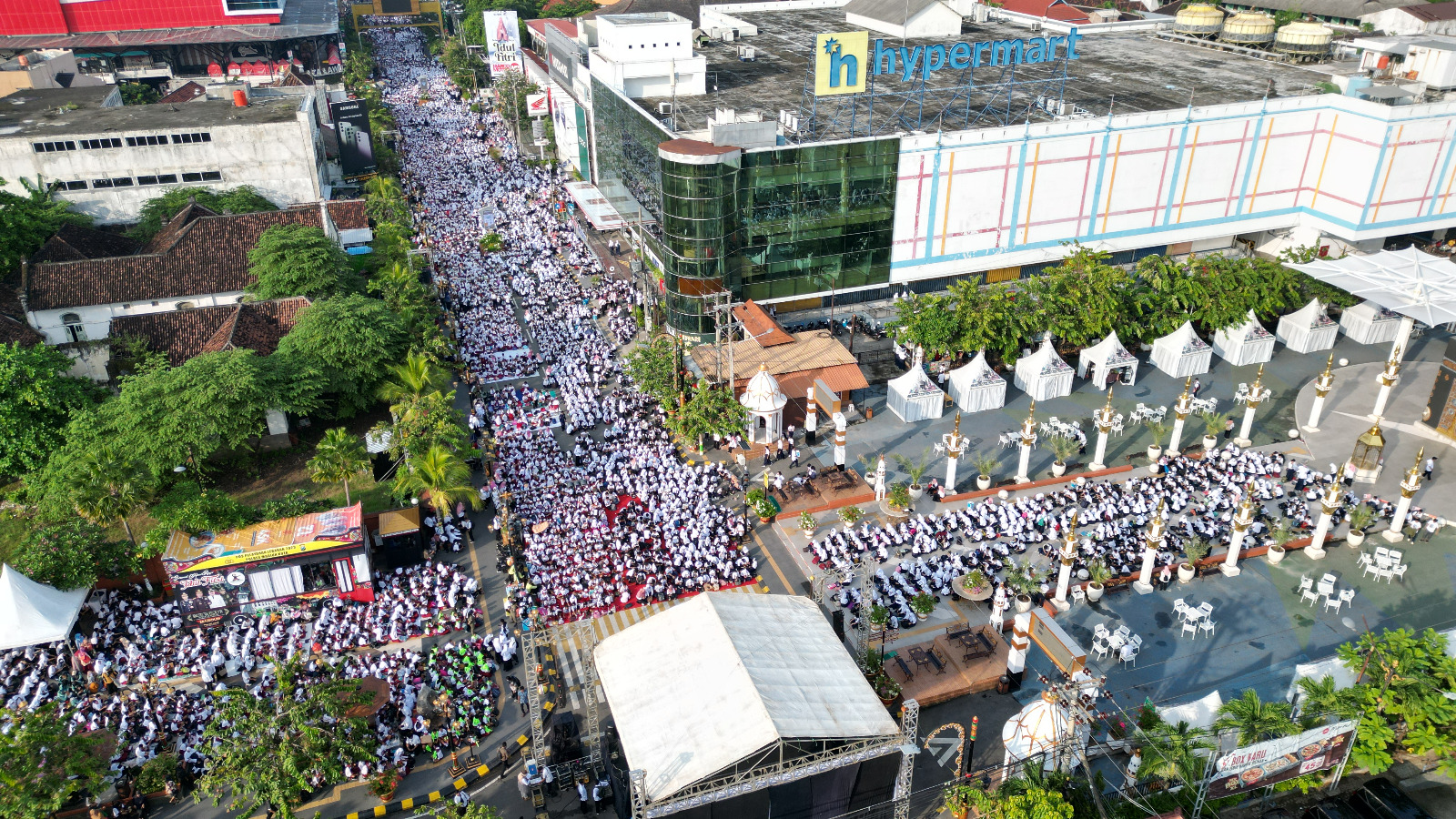 Foto 6 dari 9: Rasakan Berbagai Kemudahan Belajar, Program Laptop Jadi Primadona Bagi Pelajar