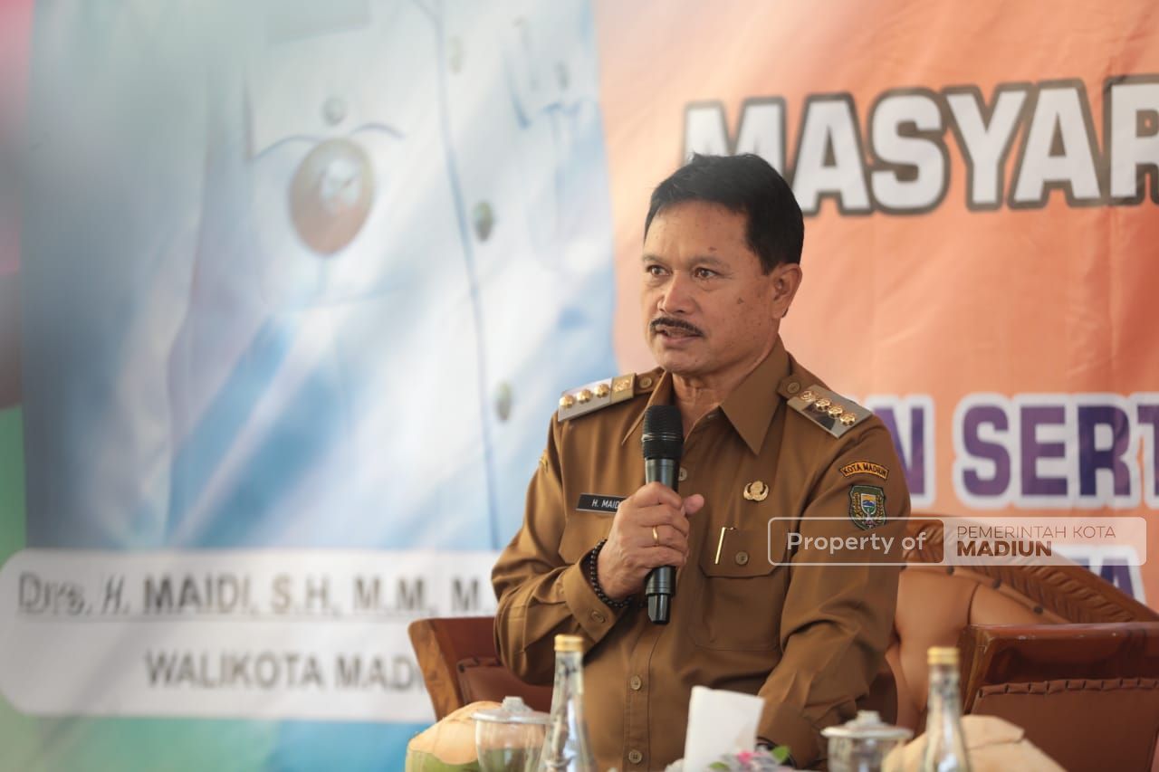 Foto 5 dari 12: Serap Aspirasi dan Sampaikan Informasi Terkini, Wali Kota Gelar Cangkrukan di Tiga Kelurahan
