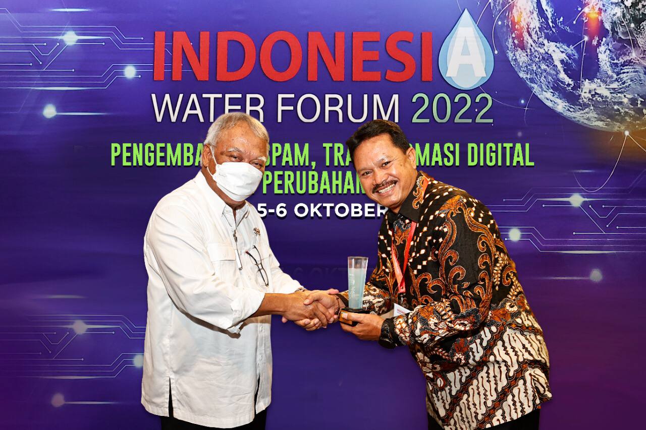 Foto utama berita: Manfaatkan IT Untuk Dukung Pelayanan, PDAM Tirta Taman Sari Raih Penghargaan Nasional Digitalisasi Layanan Pelanggan
