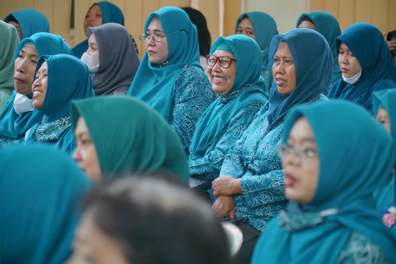 Foto 5 dari 9: Bertemu TP PKK Kelurahan Kejuron, Wali Kota Pesan Perkuat Sinergi