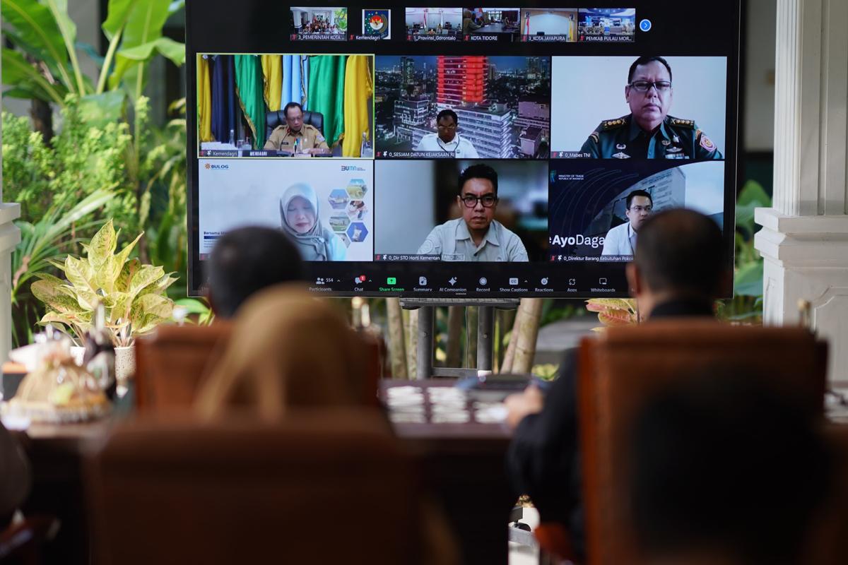 Foto 2 dari 11: Ikuti Rakor Pengendalian Inflasi Daerah 2024 Secara Virtual, Pj Wali Kota Harap Inflasi di Kota Madiun Terkendali