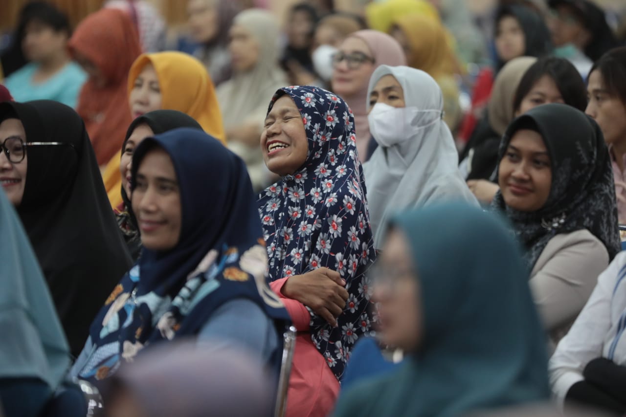 Foto 8 dari 13: Isi Seminar Parenting Di SMPN 1, Wali Kota Imbau Orang Tua Perhatikan Pergaulan Anak