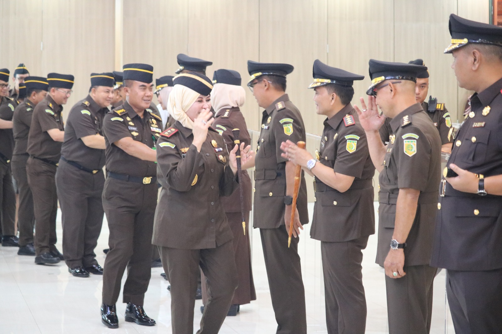Foto 4 dari 5: Pucuk Pimpinan Berganti, Dede Sutrisna Resmi Pimpin Kejari Kota Madiun