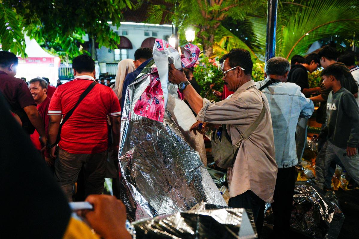Usai Nobar, Sampah Pantang Ditinggalkan