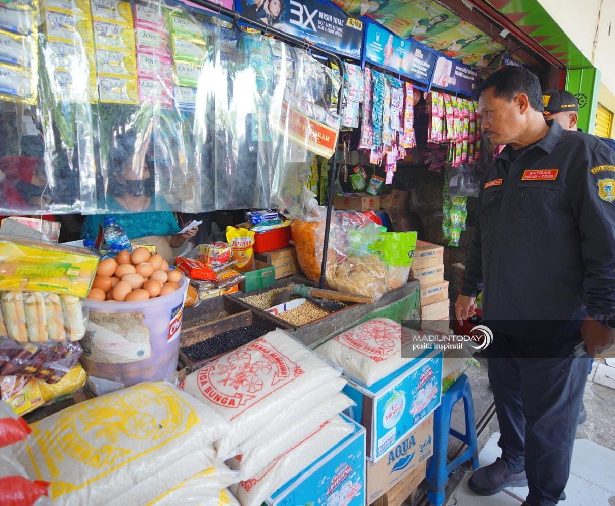 Foto 4 dari 10: Subsidi Pasar Makin Meluas, Wali Kota : Pemerataan Harga Untuk Selamatkan Pedagang