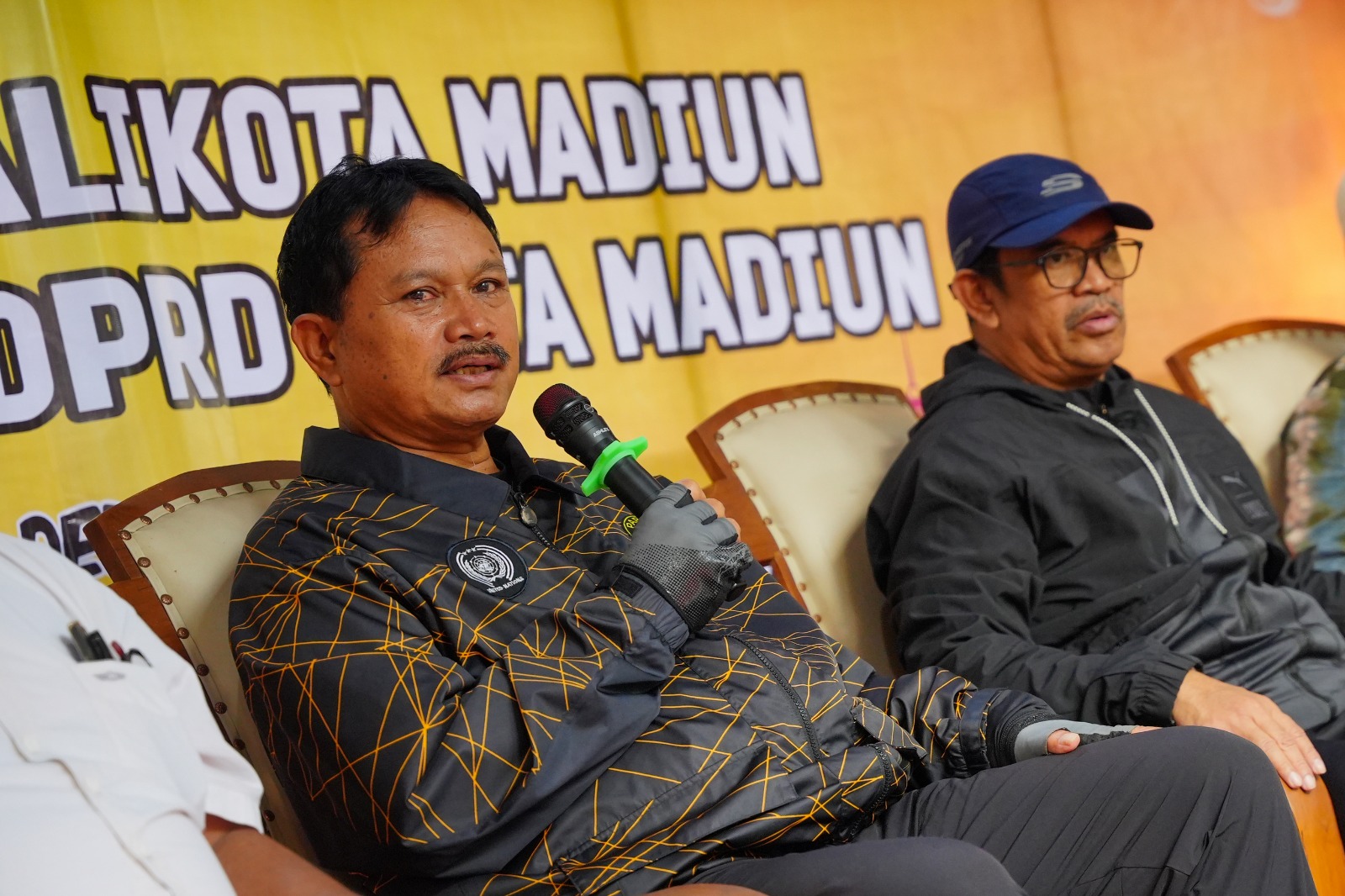Foto 5 dari 10: Gowes Kota Kita di Ngegong, Wali Kota Silaturahmi Sekaligus Serap Aspirasi Masyarakat