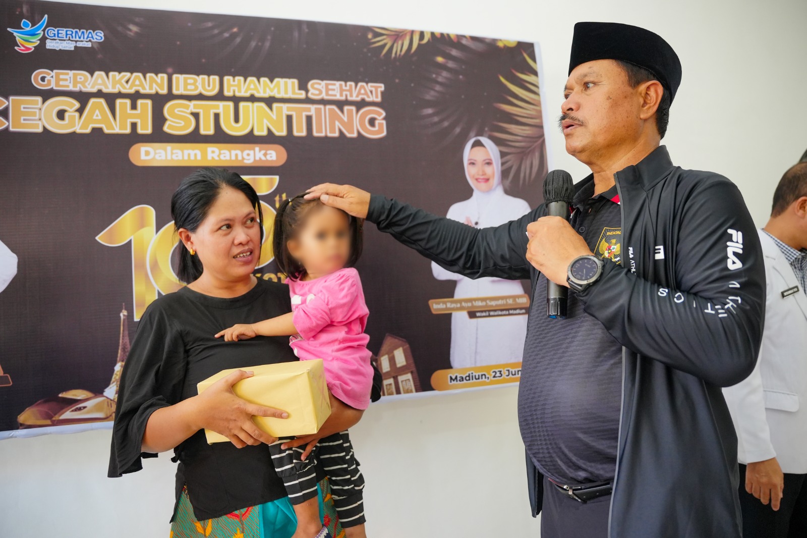 Foto 3 dari 5: Hari Jadi ke-105, Pemkot Madiun Khitankan 218 Anak Secara Gratis Hingga Pemeriksaan Ibu Hamil dan Anak Stunting