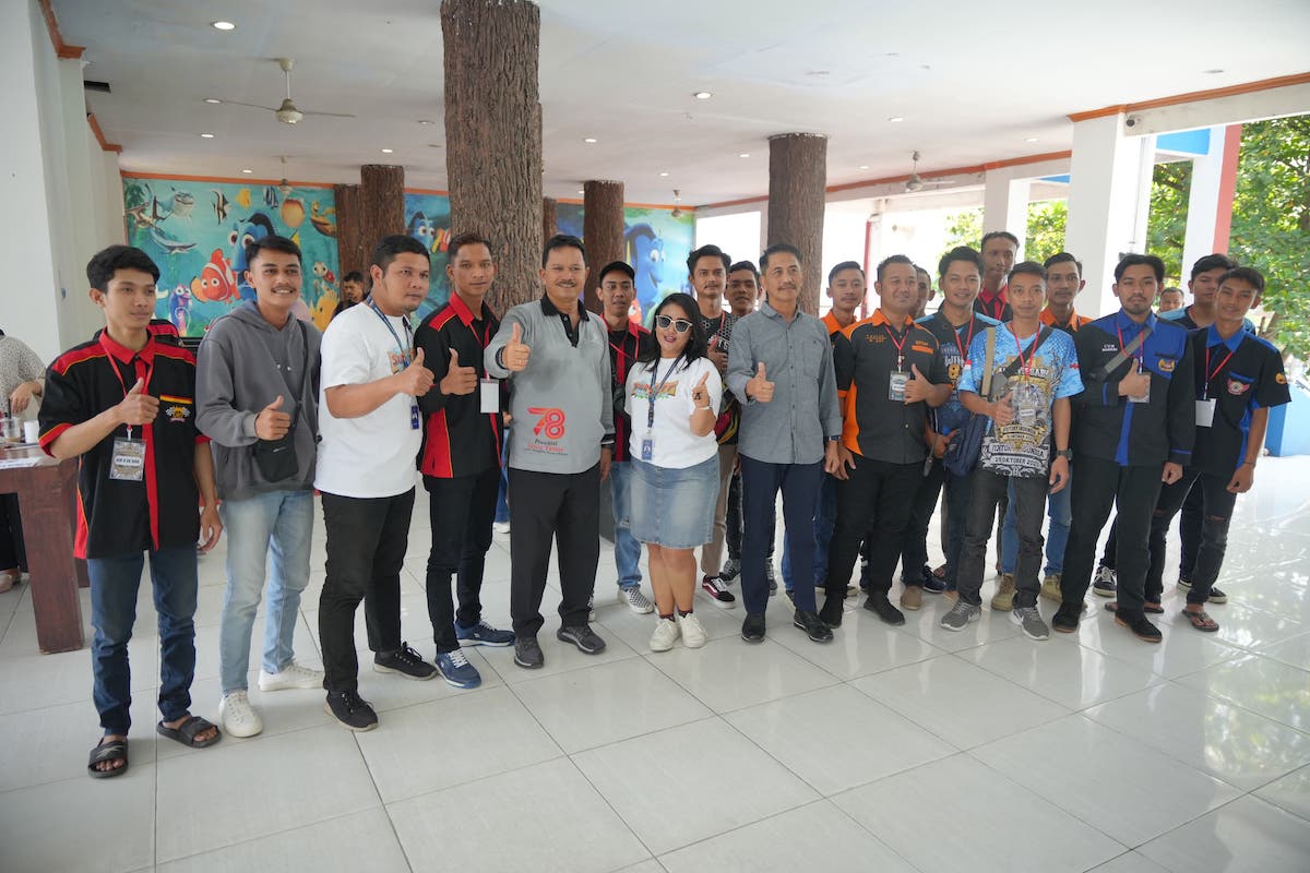 Foto 8 dari 8: Hadiri HUT Vixtory, Wali Kota Apresiasi Kegiatan Di Kota Madiun