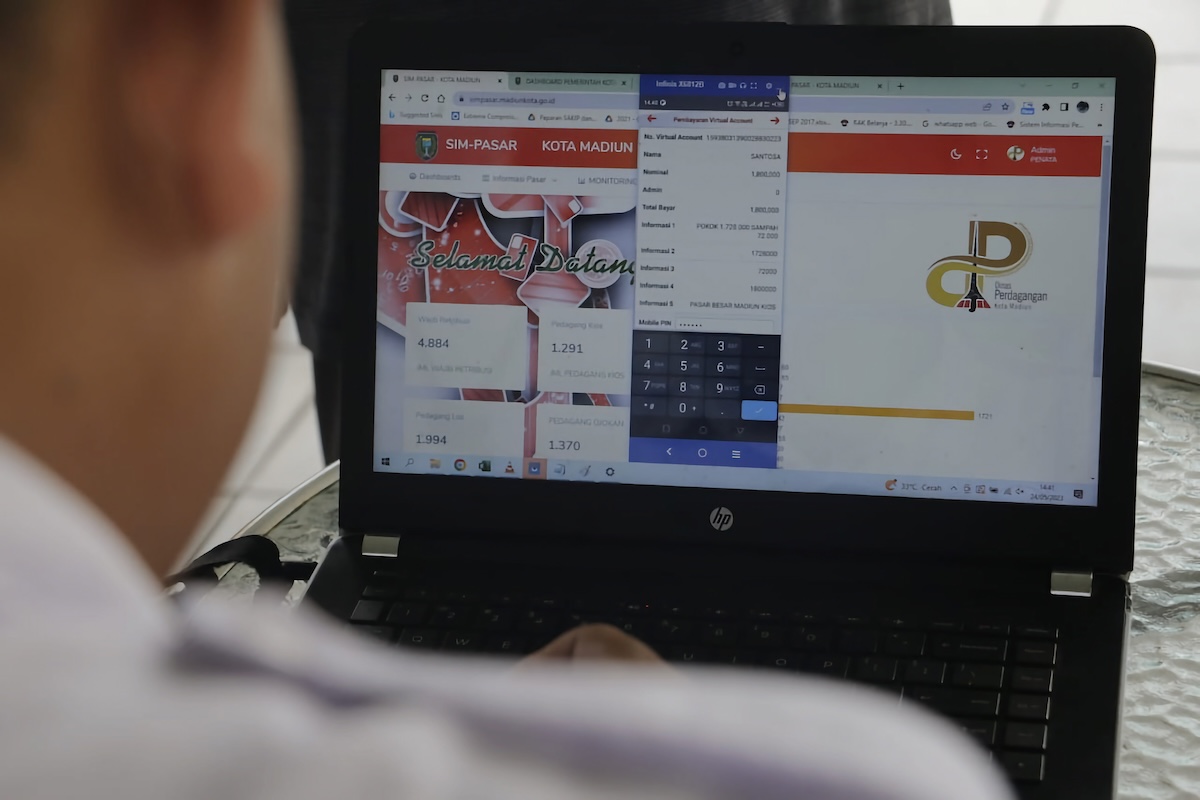Foto 12 dari 12: Launching E-Retribusi Bagi Pedagang di PBM, Wali Kota Harap Tak Ada Kebocoran Retribusi