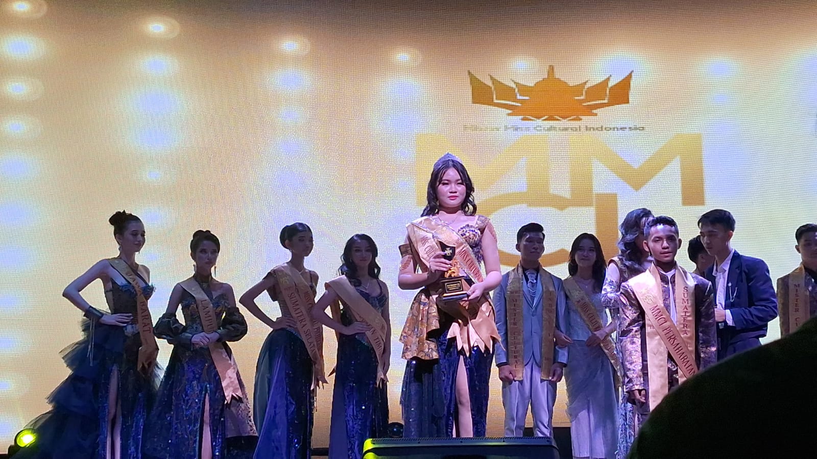 Foto 1 dari 2: Kurang Tidur Hingga Sempat Drop, Natalya Ocha Mampu Buktikan Diri Hingga Sukses Sabet Tiga Penghargaan Dalam Miss Cultural Teen Indonesia 2024