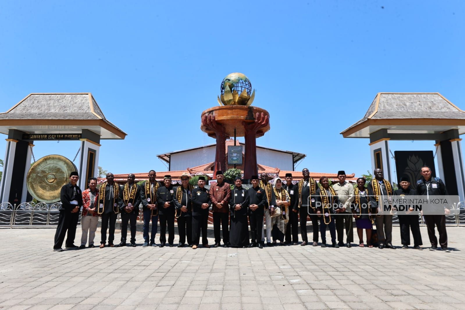 Foto 10 dari 10: Wali Kota Maidi Suguhkan Budaya Indonesia ke Delegasi Kenya