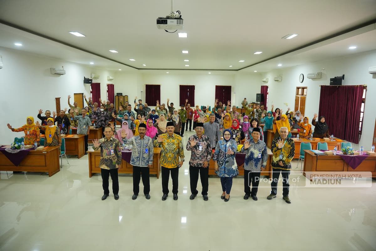 Foto 7 dari 8: Gelar Pembinaan Bagi Calon Purna Tugas ASN, Wali Kota Harap Tetap Produktif di Masa Pensiun