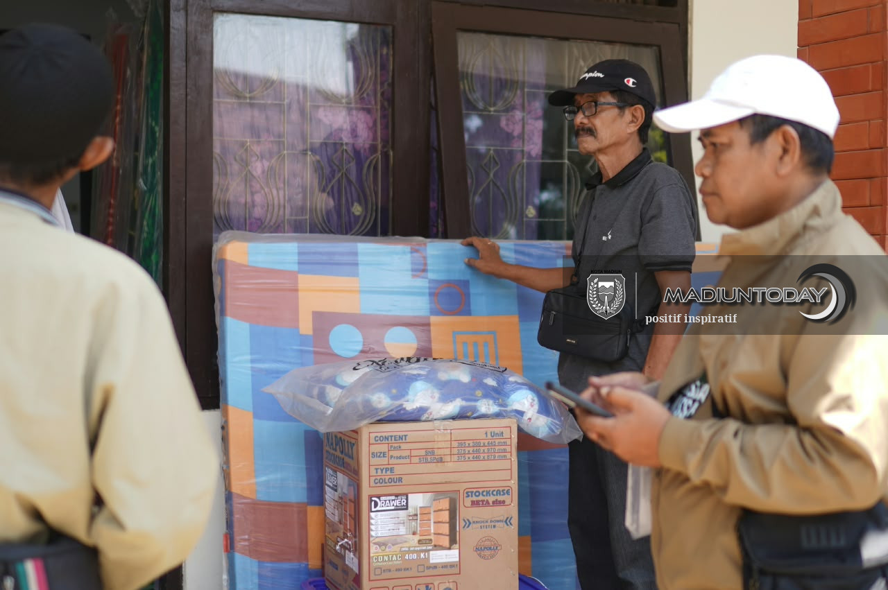 Foto 2 dari 11: 52 Penerima Manfaat di Kota Madiun Terima Bantuan ATENSI dari Kemensos RI