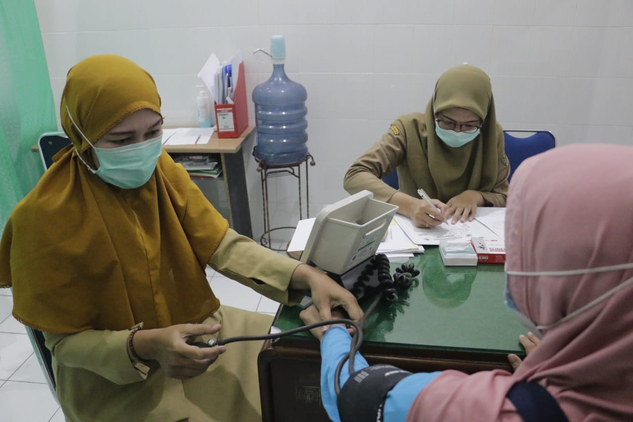 Foto 5 dari 6: Deteksi Dini Kanker Serviks, Puskesmas Manguharjo Gelar Pemeriksaan IVA