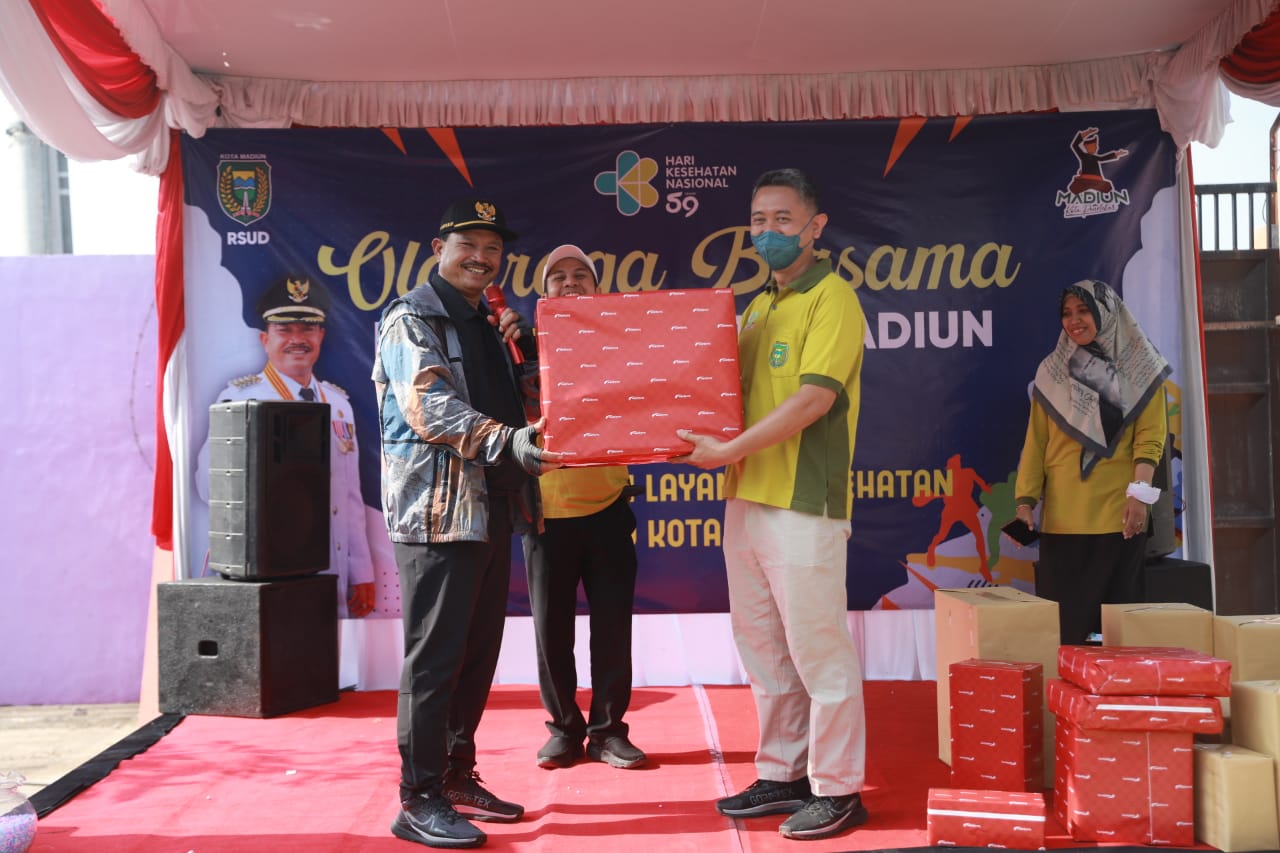 Foto 4 dari 8: Pimpin Olahraga Bersama Di RSUD, Wali Kota Pesan Jaga Kualitas Pelayanan