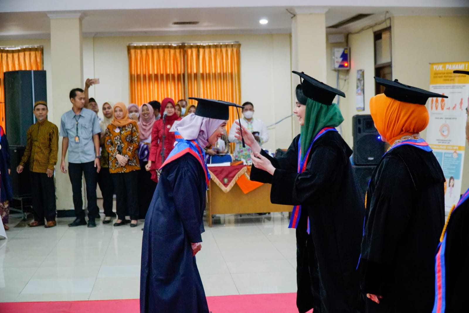 Foto 7 dari 11: Selesaikan Pendidikan SOTH dan Selantang, Emak-Emak dan Lansia Laksanakan Wisuda