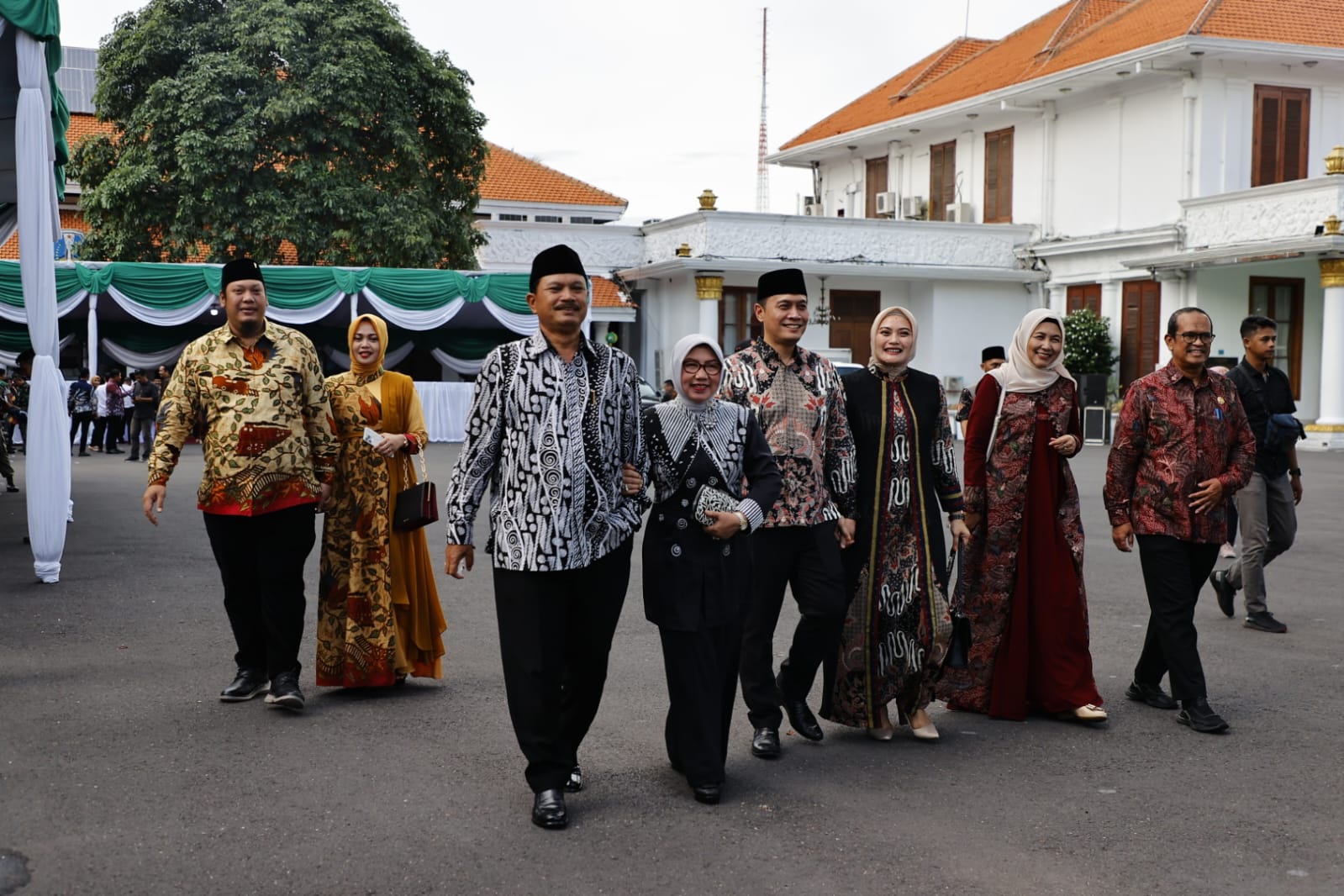 Foto 7 dari 7: Gubernur Khofifah Gelar Halal Bihalal, Wali Kota Turut Hadir Di Grahadi