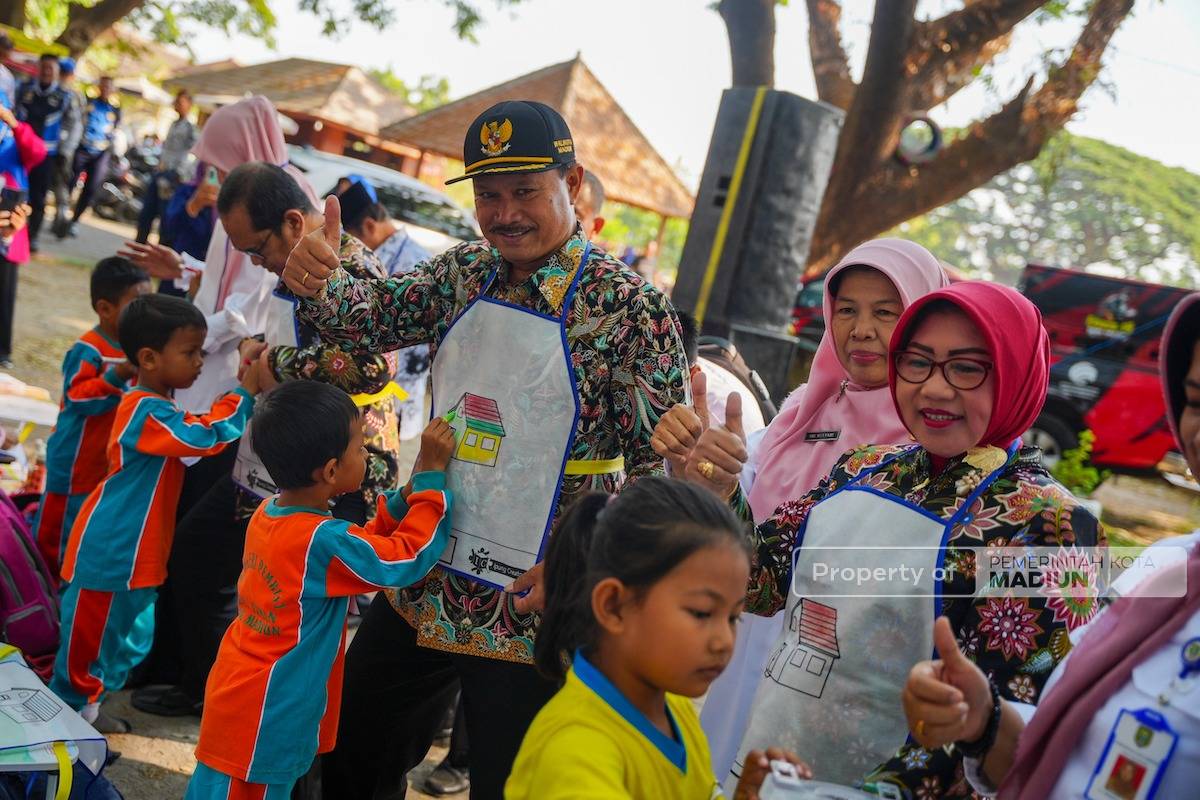 Buka Lomba Melengkapi dan Mewarnai Celemek untuk PAUD, Wali Kota: Jangan Pelit Untuk Pendidikan Anak