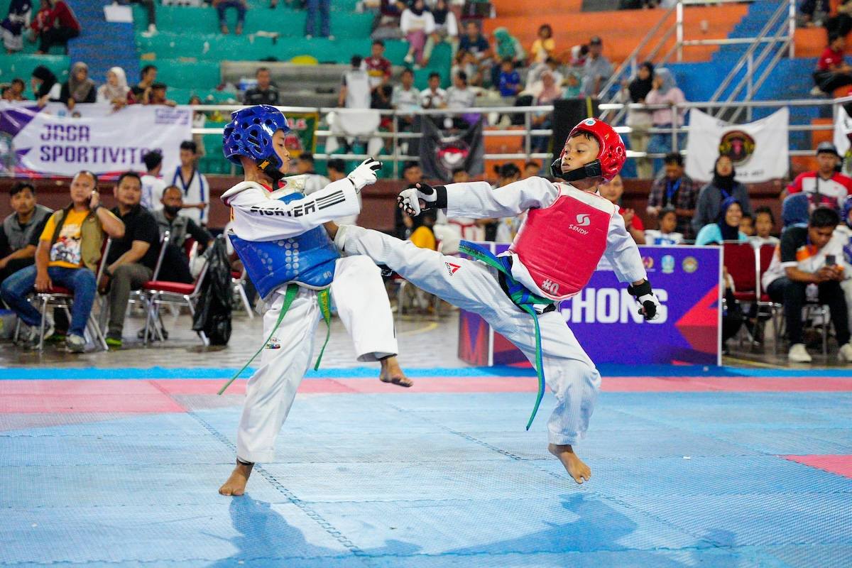 Adu Teknik dan Skill Atlet Taekwondo di Kota Pendekar