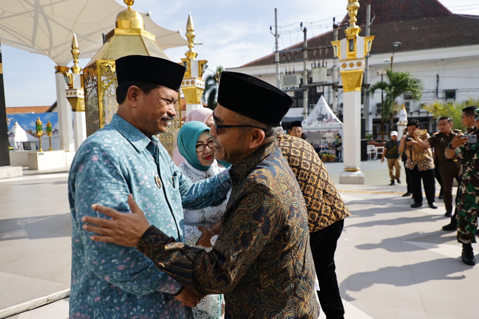 Foto 8 dari 10: Hari Kedua Masuk Kerja Pasca Lebaran, Wali Kota Gelar Halal Bihalal Dengan Pegawai Pemkot Madiun