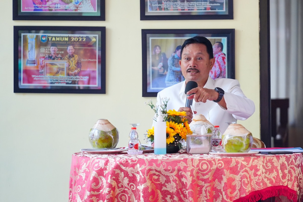Foto 1 dari 8: Beri Pembinaan Karyawan BUMD, Wali Kota Pesan Jaga Kekompakan Dan Aksi Sosial Untuk Masyarakat