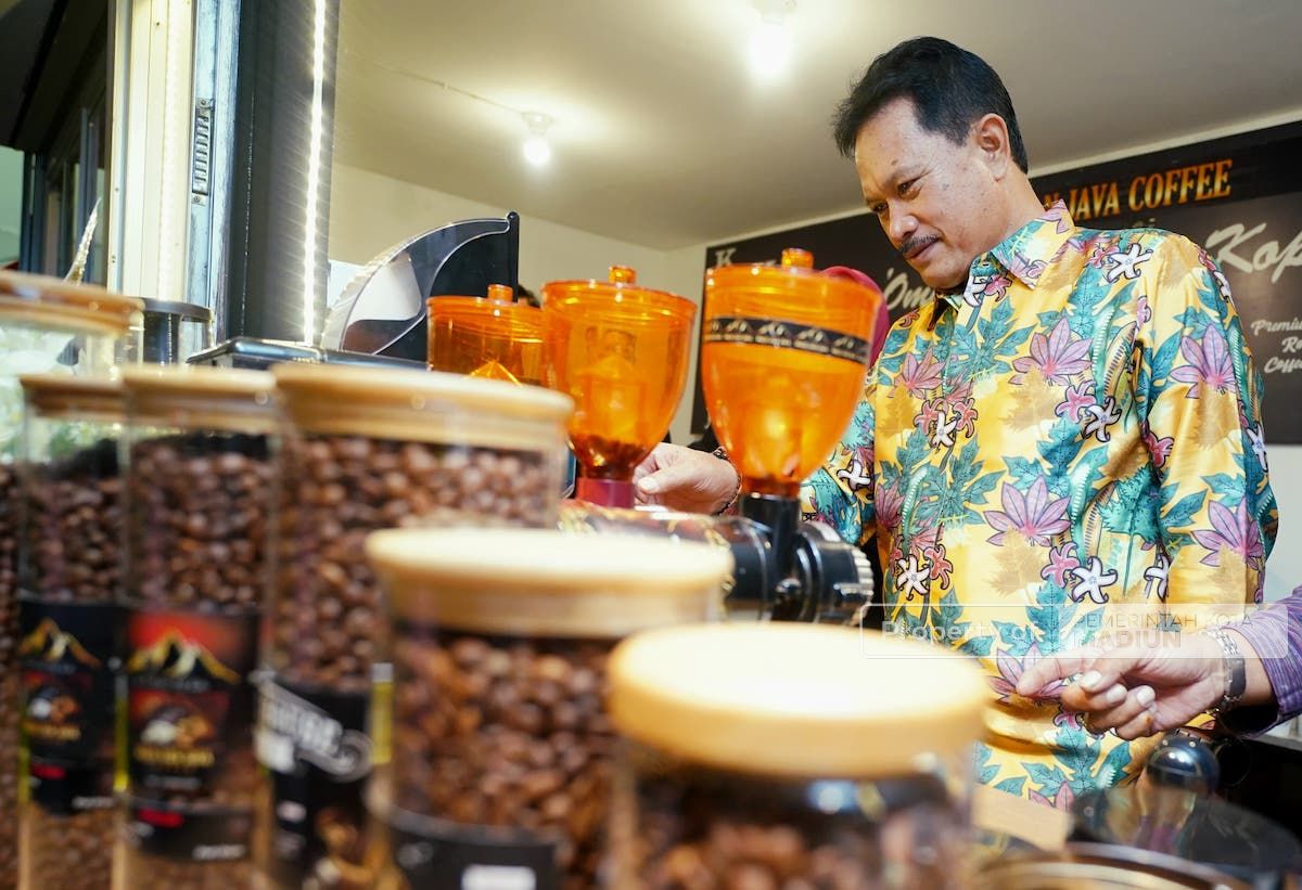 Foto 6 dari 9: Launching Konsultan UMKM Indonesia, Wali Kota Harap Makin Banyak Produk Andalan Kota Go Internasional