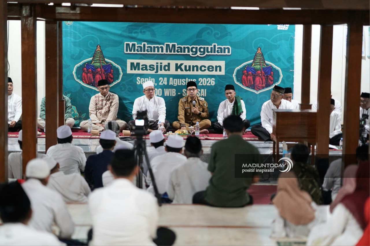 Foto 25 dari 33: Kesenian Klasik Gembrungan Hidupkan Malam Manggulan Grebeg Maulud Kota Pendekar