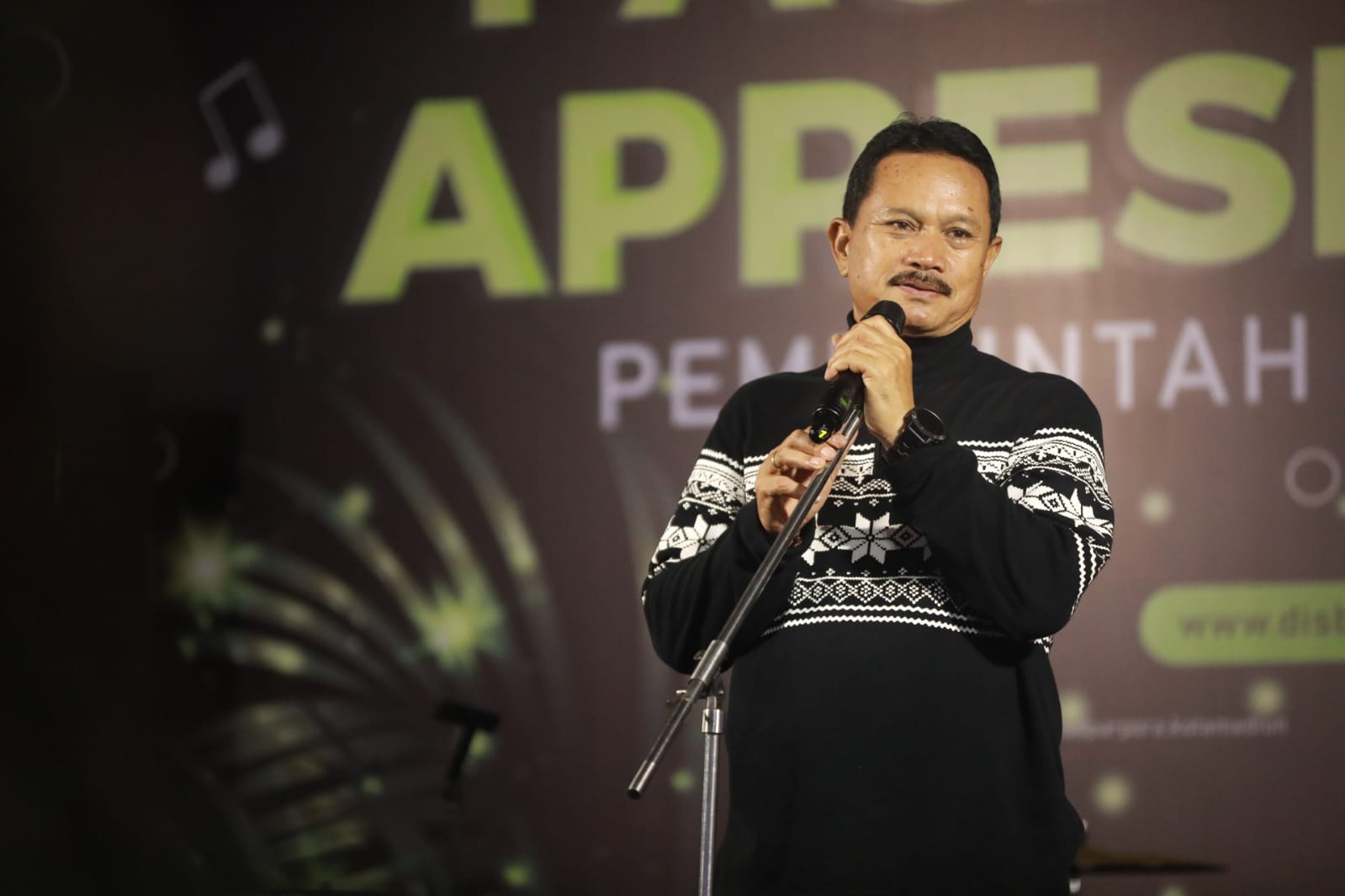 Foto 1 dari 12: Hadiri Pagelaran Seni, Wali Kota Juga Serahkan Hadiah Lomba Vocal Group di PSC