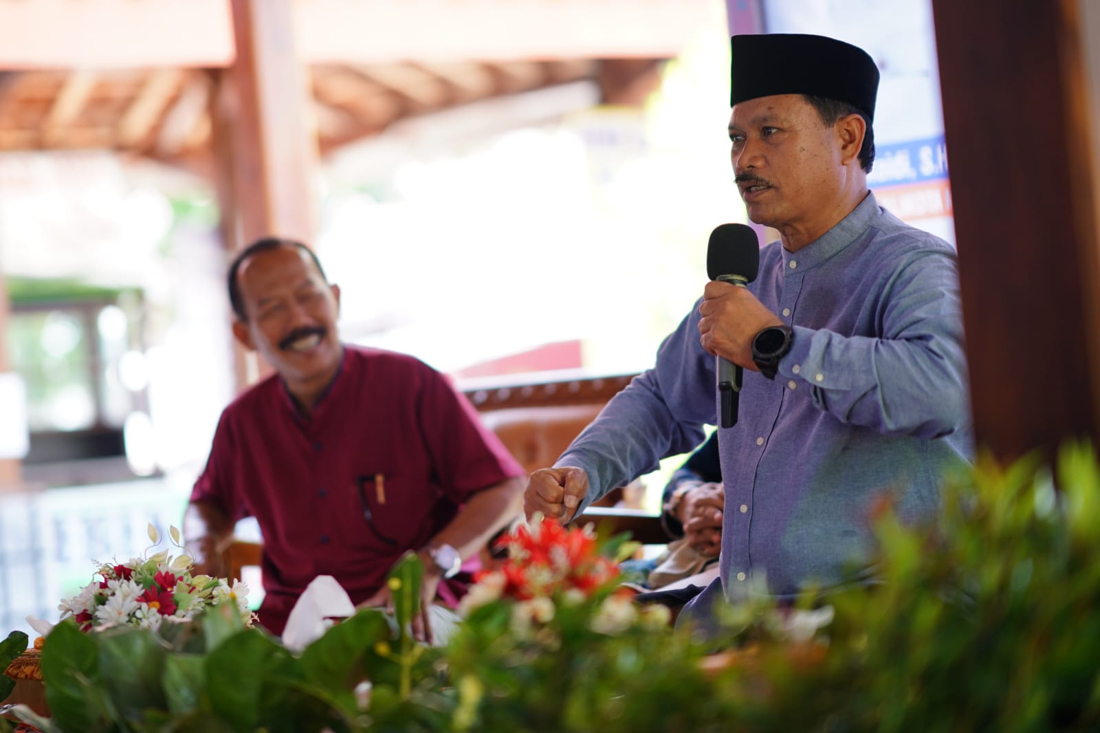 Foto 12 dari 14: Hadiri Pertemuan Dengan DPRD Bersama Warga, Wali Kota Beberkan Upaya Peningkatan Pendidikan