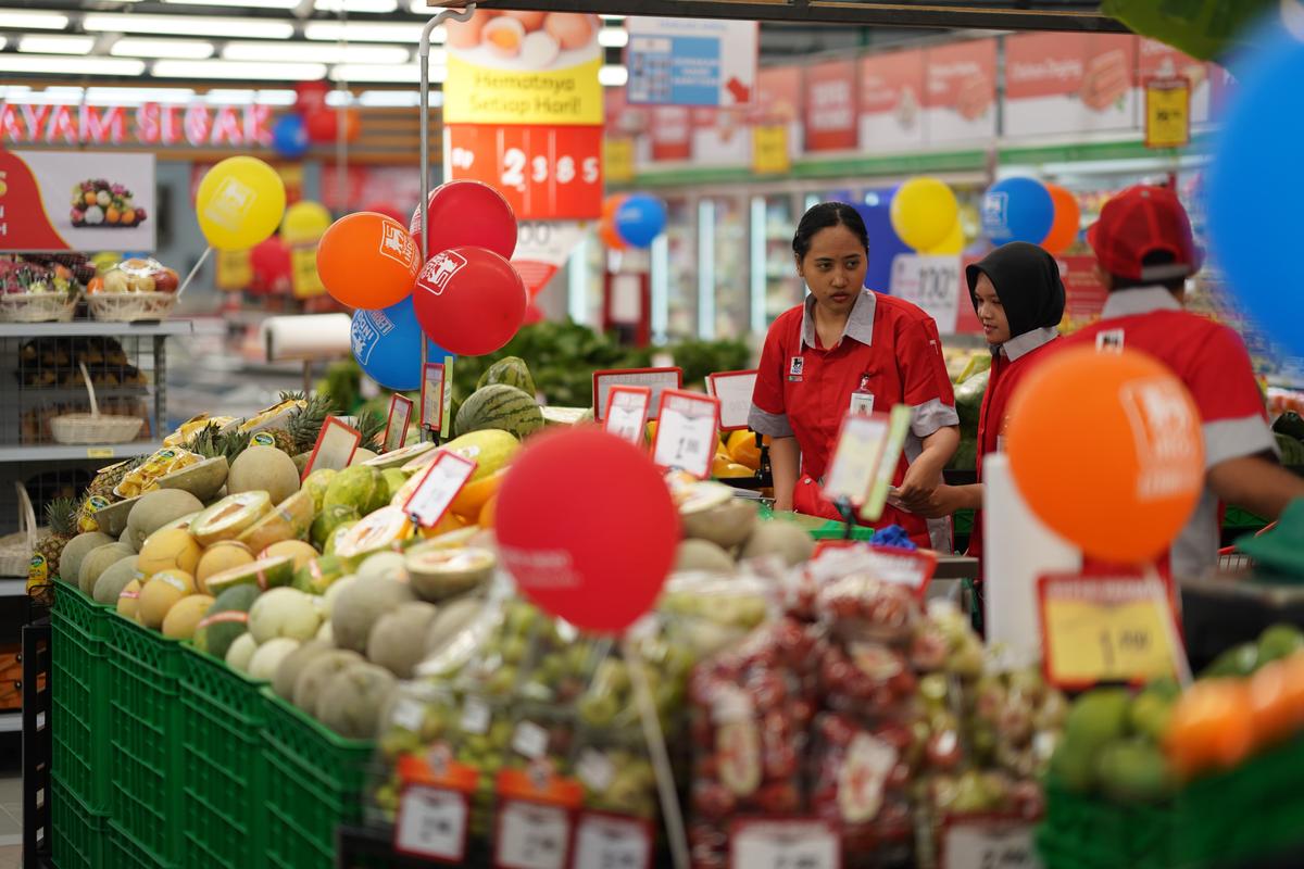Foto 6 dari 19: Buka Gerai Pertamanya di Kota Pendekar, Superindo Nilai Madiun Punya Prospek Investasi Menarik