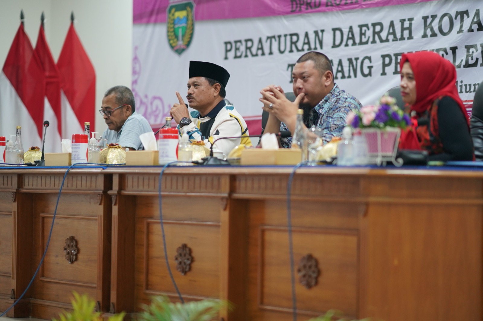 Foto 2 dari 10: Evaluasi Perda Bersama Masyarakat, Wali Kota Sampaikan Upaya Peningkatan Kemajuan Kota