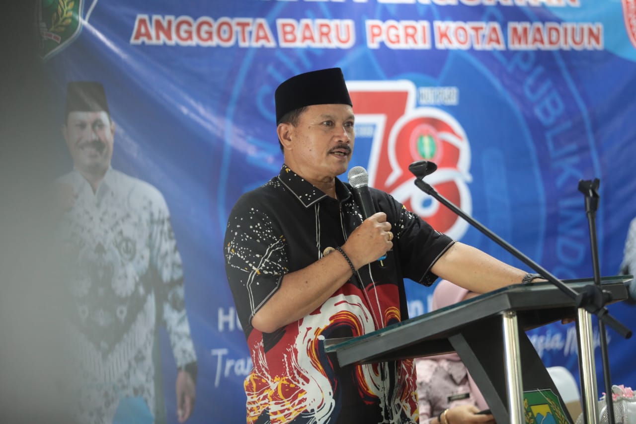 Jadi Narasumber Penguatan Anggota Baru PGRI, Wali Kota Imbau Jaga Sinergi Untuk Tingkatkan Pendidikan Di Kota Madiun