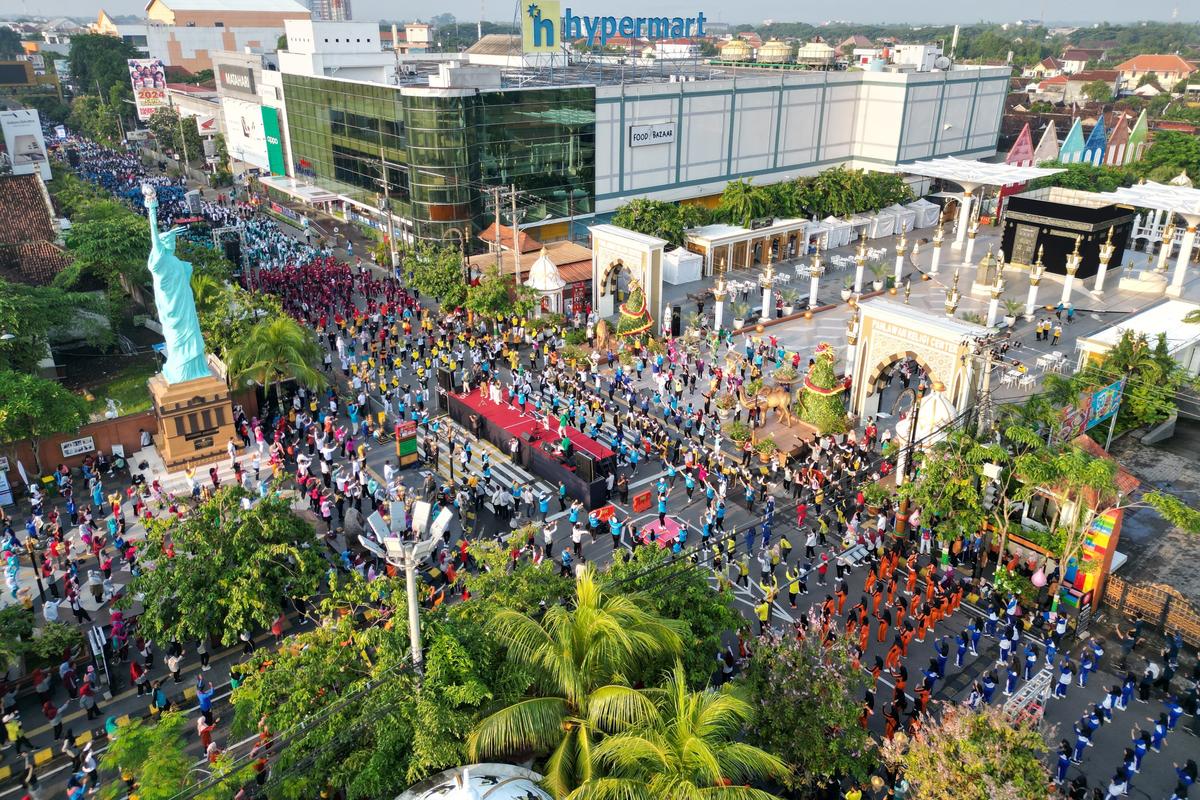 Ajak Masyarakat Sehat, Wali Kota Gelar Senam Massal Di PSC