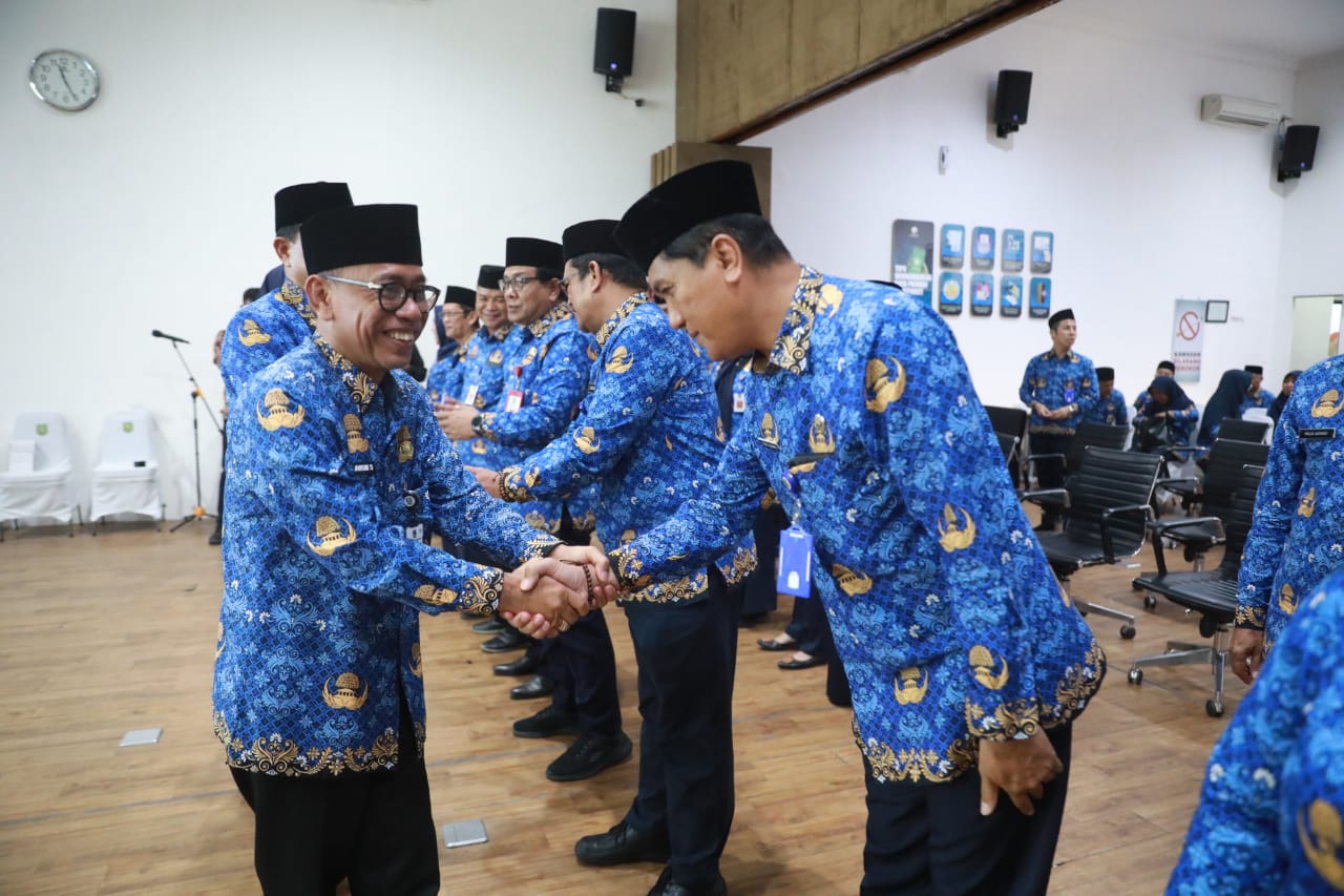 Foto 4 dari 10: Hadiri Pelantikan Dewan Pengurus Korpri Kota Madiun Periode 2023-2028, Wali Kota: Peran Korpri Harus Kian Ditingkatkan