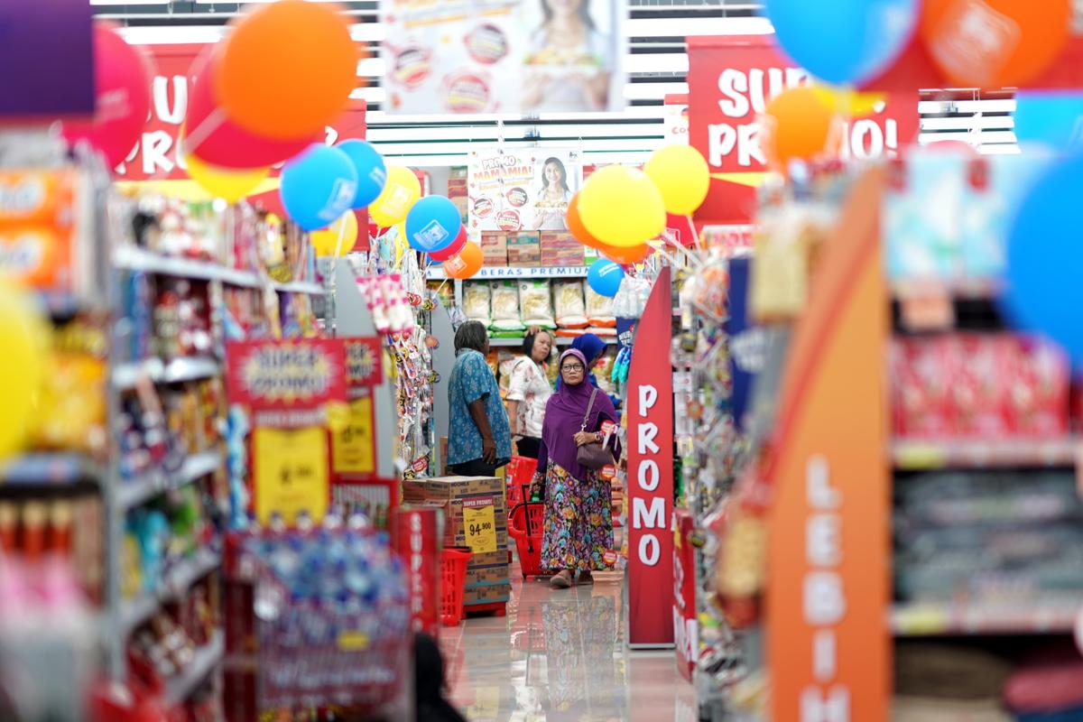 Foto 14 dari 19: Buka Gerai Pertamanya di Kota Pendekar, Superindo Nilai Madiun Punya Prospek Investasi Menarik