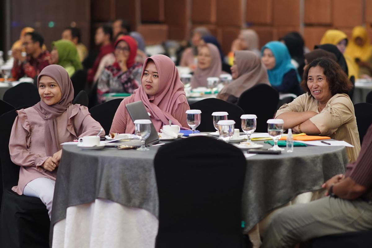 Foto 9 dari 9: Gelar Sosialisasi Implementasi Perizinan Berusaha, Wali Kota Pesan Pengusaha Harus Paham Hak dan Tanggung Jawab