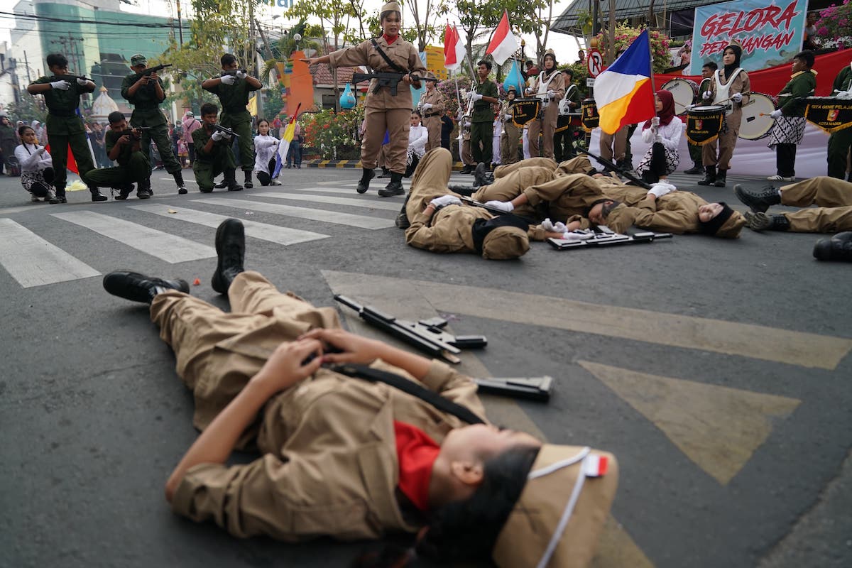 Foto 9 dari 9: Parade Senja 2023 Berakhir, SMPN 12 Terbaik Kategori Drumband-SMKN 2 Terbaik Kategori PBB Kreasi