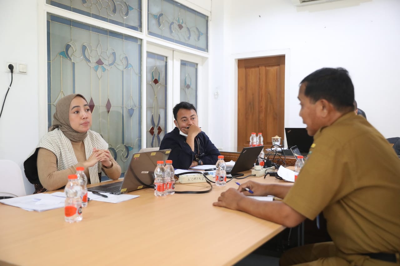Foto 10 dari 10: Assessment Dengan Tim UT Berlanjut, Pimpinan Dewan, OPD, LSM Hingga Media Dijadwalkan Wawancara Hari Ini