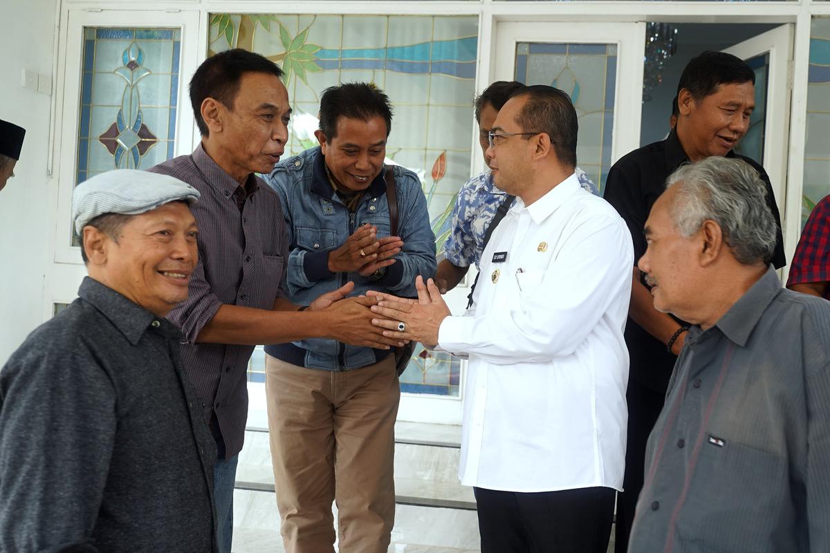 Foto 6 dari 9: Audiensi Dengan LSM, Pj. Wali Kota Tampung Masukan Untuk Pembangunan Kota