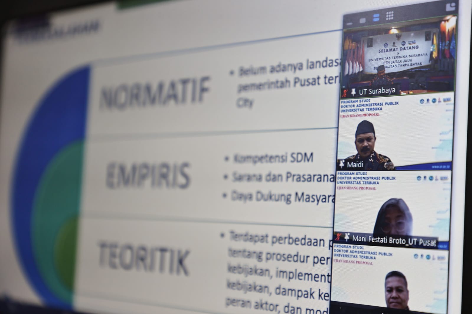 Foto 6 dari 6: Jalani Sidang Ujian Proposal Doktor Hari Ini, Wali Kota : Ilmu Pengetahuan Harus Terus Digali