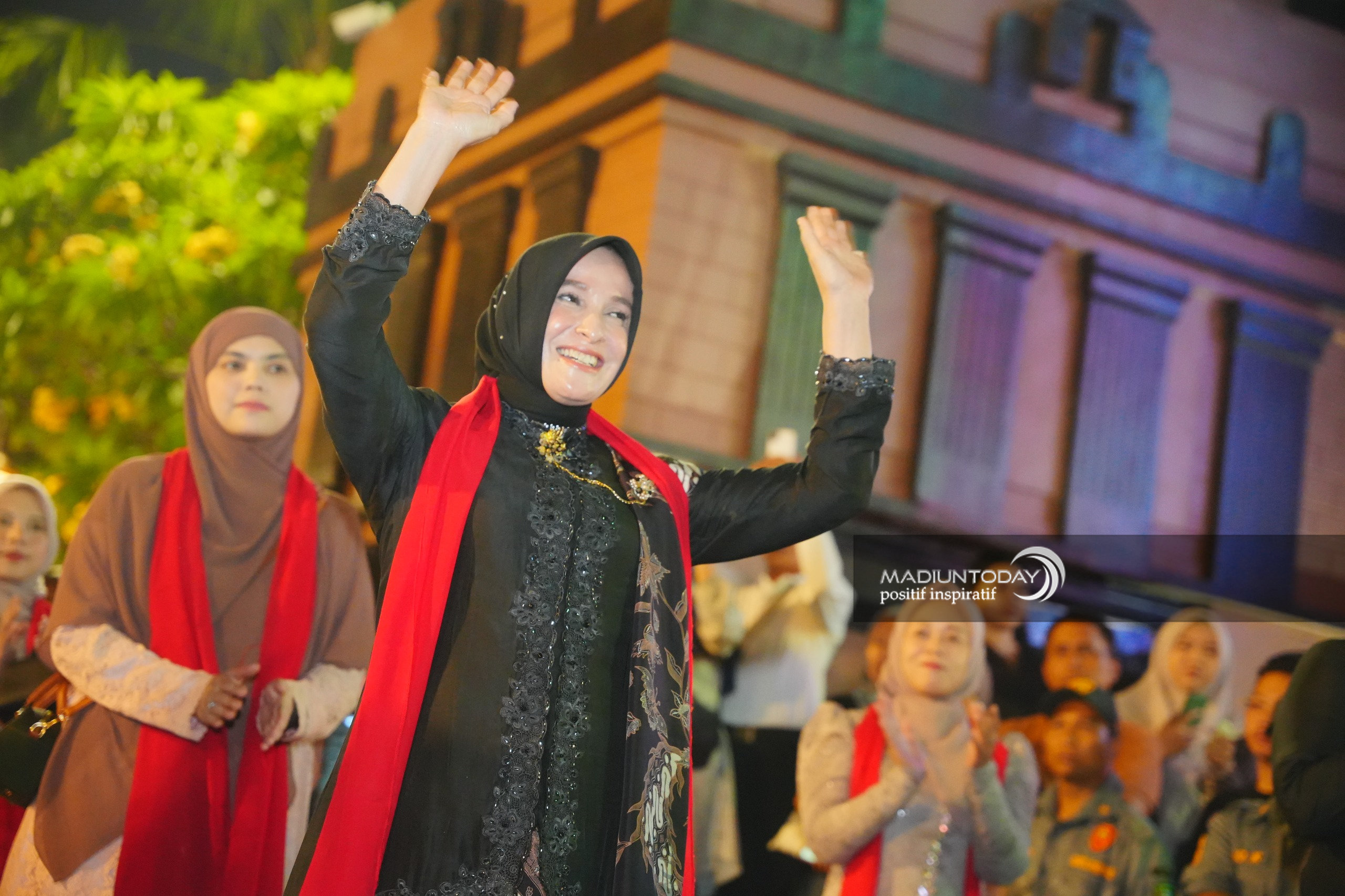 Foto 6 dari 11: Madiun Menari Pukau Wawali Pekalongan: Madiun Luar Biasa!