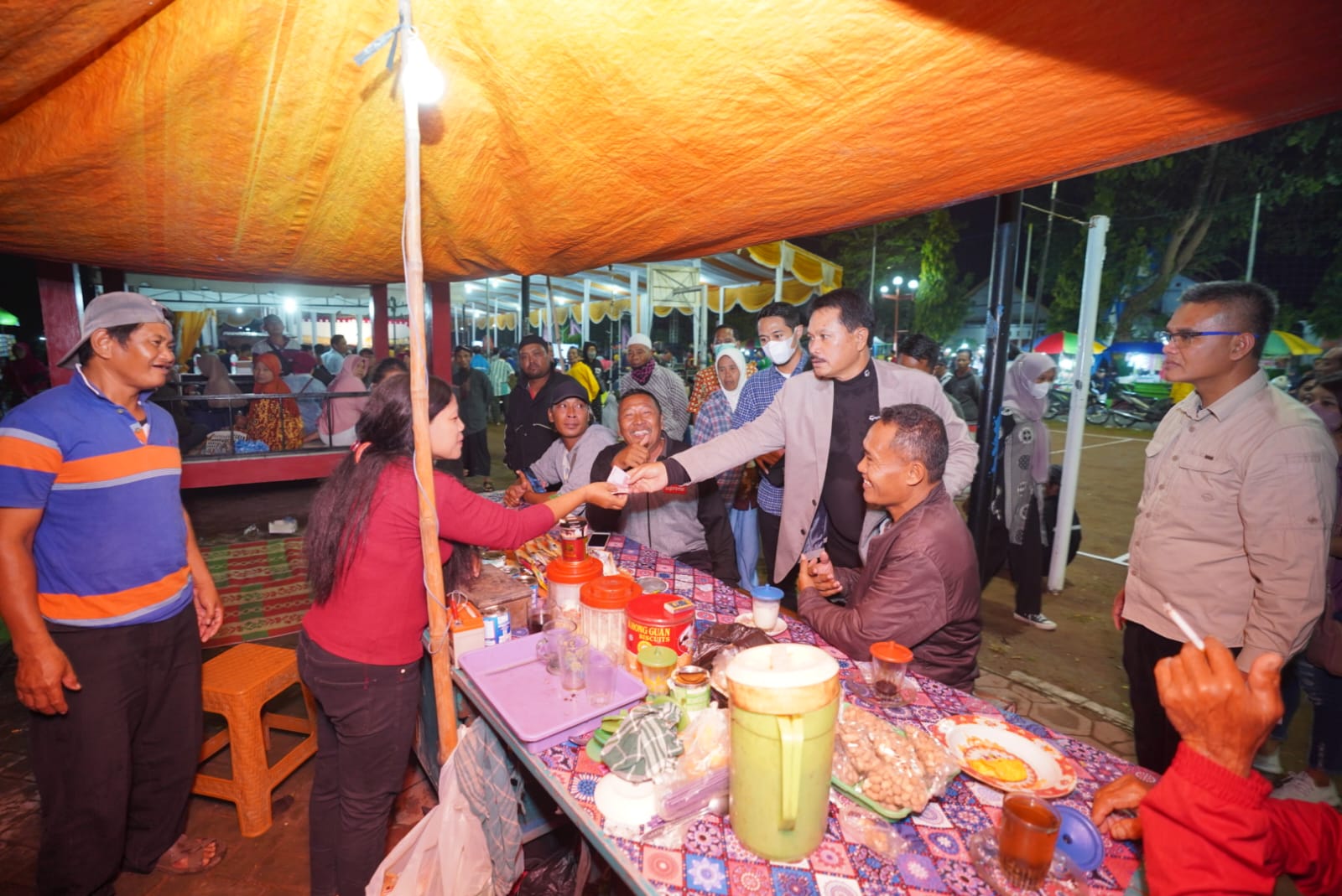 Foto 10 dari 14: Beri Hiburan Masyarakat, Wali Kota Gelar Event Wayang Kulit