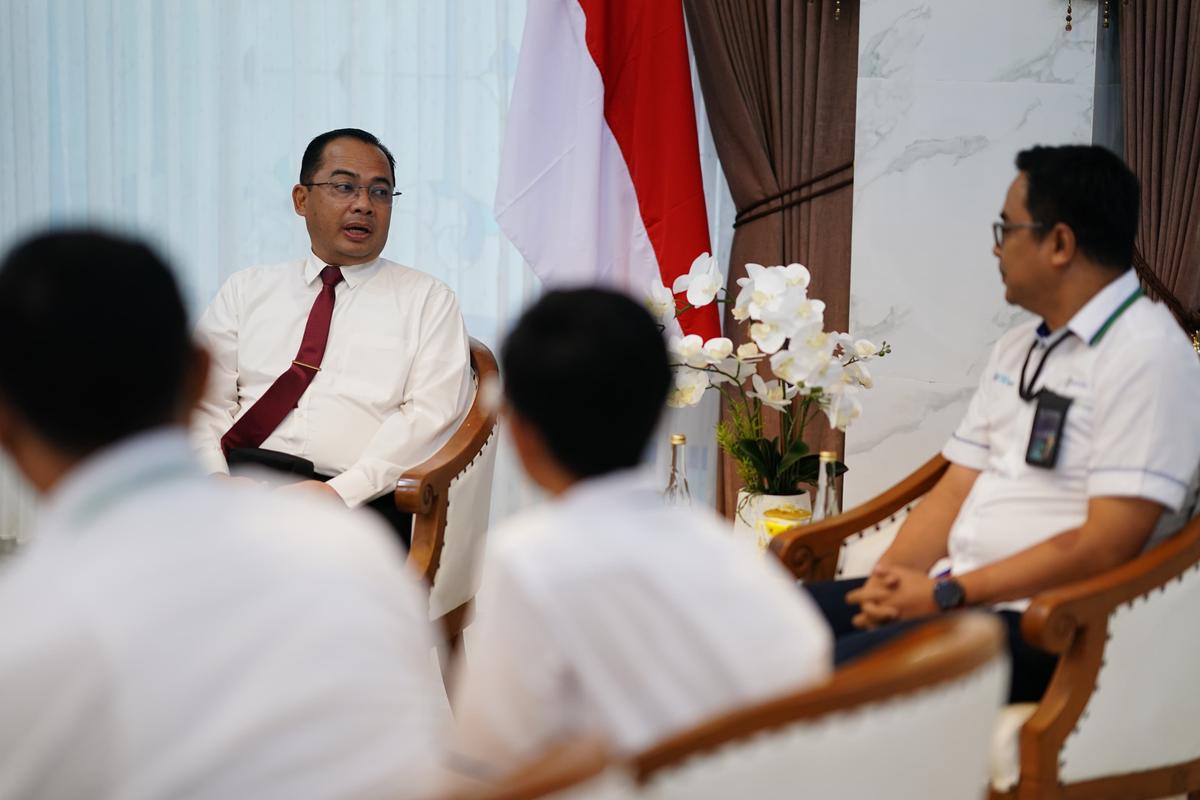 Foto 8 dari 9: Terima Audiensi PG Rejoagung, Pj Wali Kota Bahas Hasil Panen Perizinan Acara