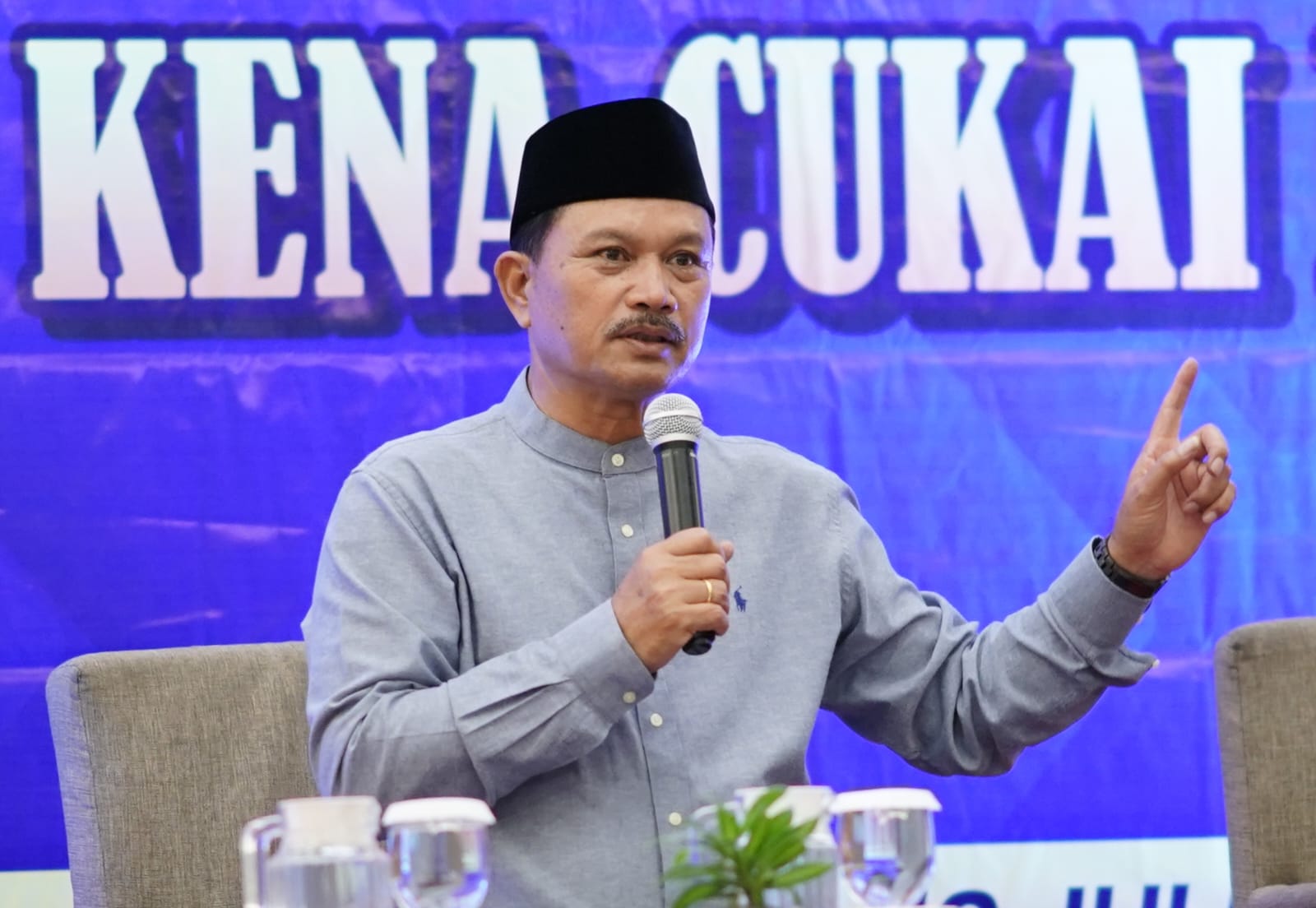 Foto 1 dari 8: Wali Kota Ajak Linmas Perangi Penyebaran Barang Kena Cukai Ilegal
